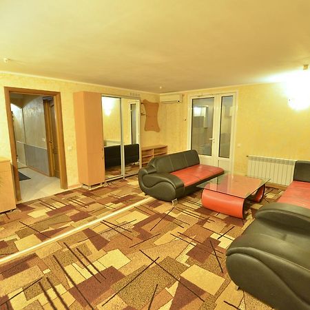 Jaguar Hotel Mykolaiv Exterior photo
