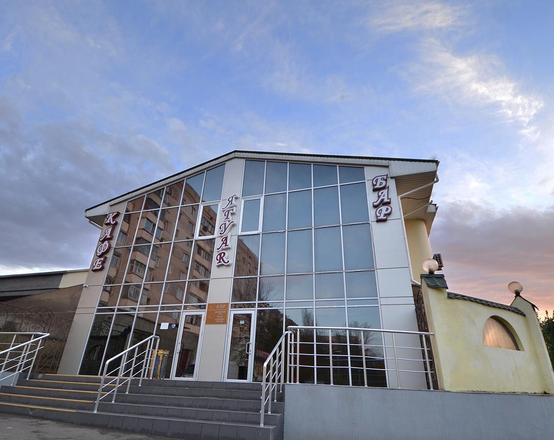 Jaguar Hotel Mykolaiv Exterior photo